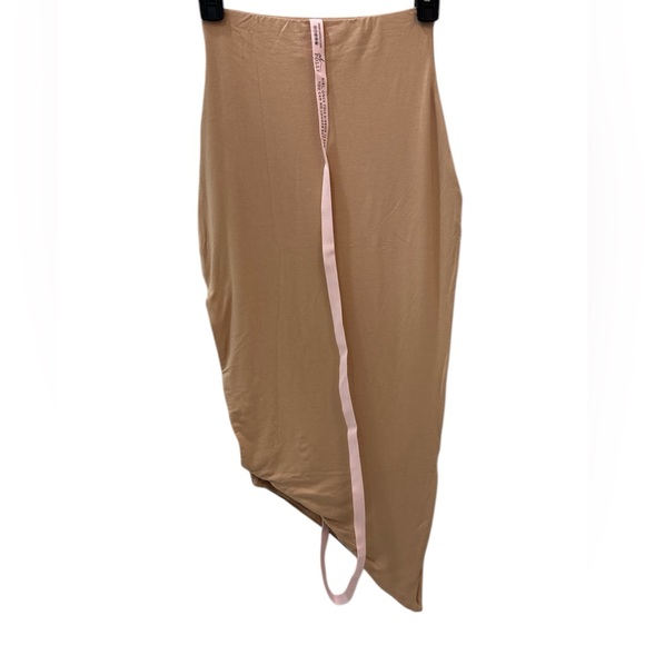 ⚡️CLEAR OUT SALE⚡️ NWT Oh Polly By My Side Asymmetric Midi Skirt - Picture 9 of 11